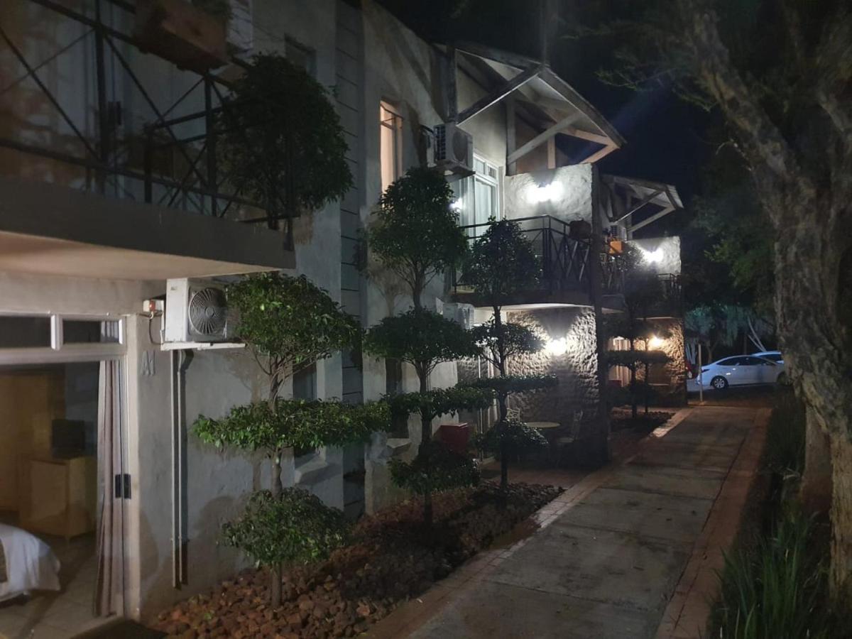 Villa Paradiso 하트비스푸르트 외부 사진